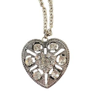 🆕 RICKI’S Heart Shaped Pendent Necklace